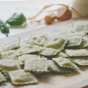 QUADRATONI  MAREMMANI (RICOTTA FRESCA, SCAROLA,SPINACI E PECORINO)